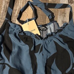 BloomChic Blue and Black Halter   Silhouette Floral Print Sweetheart Jumpsuit